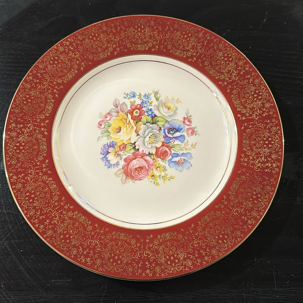 Homer Laughlin made in USA warranted 22 carat gold plate